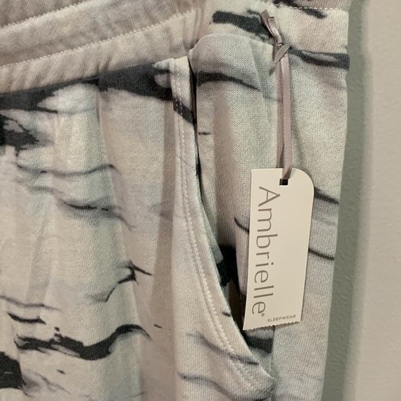 Ambrielle Womens Pajama Capris in loft gray cloud, size large - Picture 5 of 6